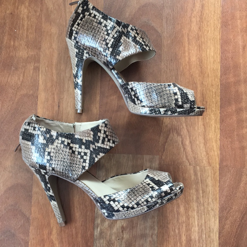 BNWOT Nine West heels